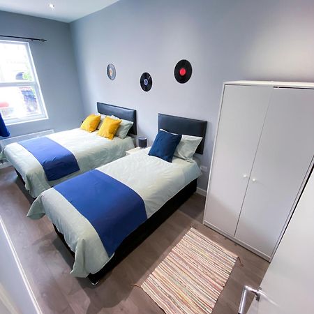 Modern 1 Bedroom Flat In Wood Green Londres Exterior foto