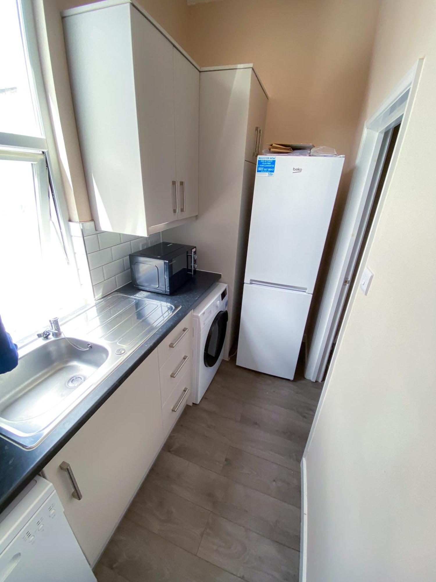 Modern 1 Bedroom Flat In Wood Green Londres Exterior foto